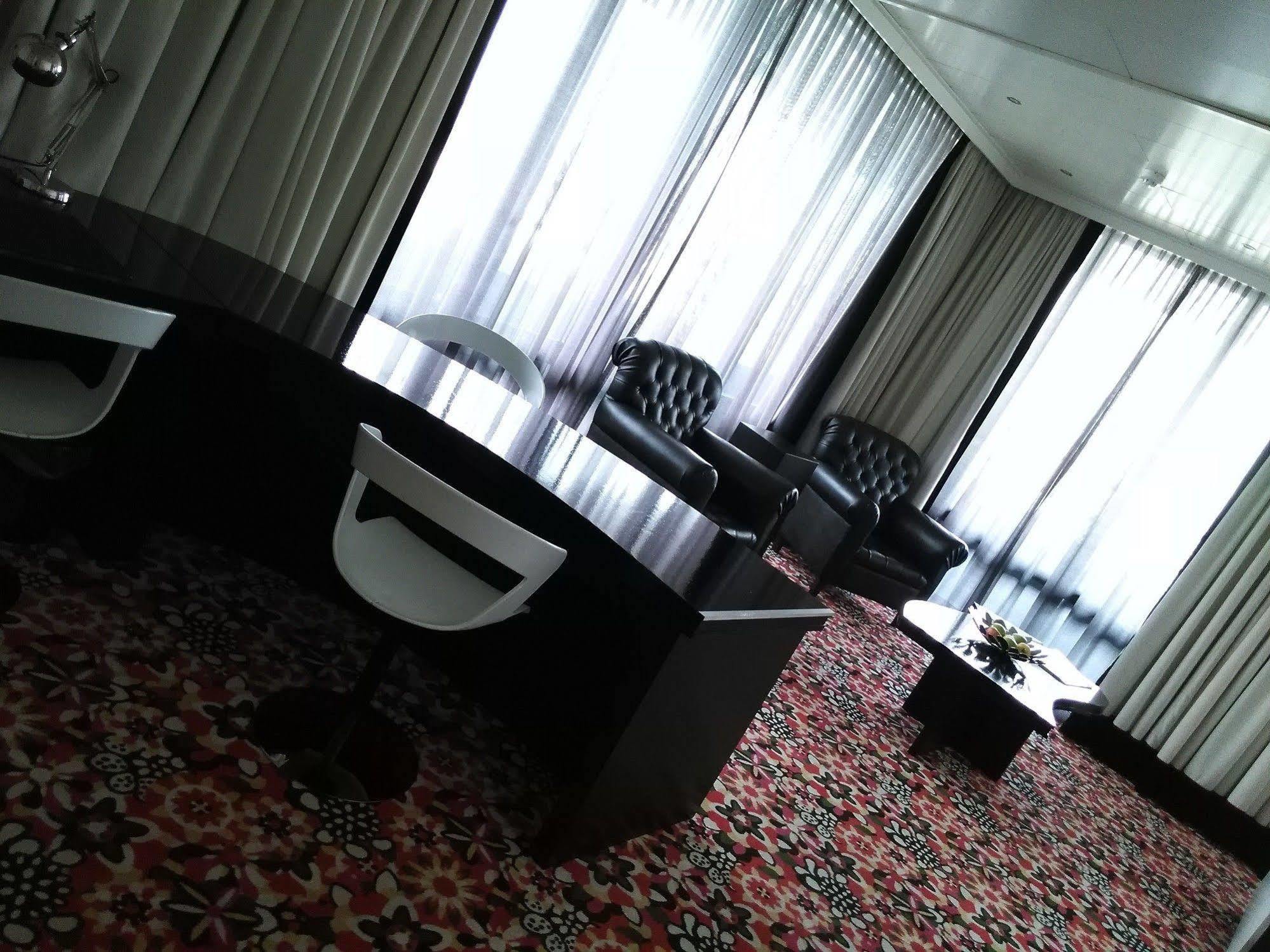 Van Der Valk Hotel Den Haag โนทดอร์ป ภายนอก รูปภาพ